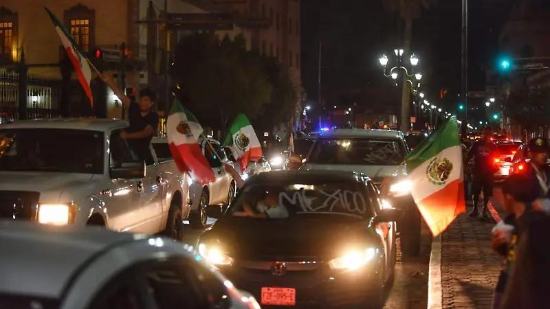 Afición duranguense celebra el triunfo de la Selección Mexicana en el Mundial 